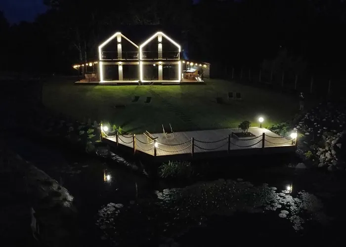 Odpocznijmy - Dom Caloroczny Z Balia Na Kaszubach Sianowo